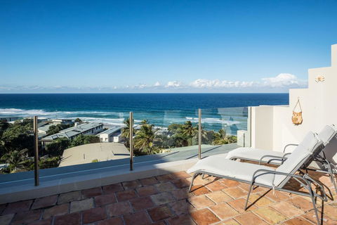 Tuscan Inspired Townhouse Minutes From The Beach - Sydneys Hotel 1