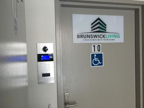 U201 Brunswick Living Brand New Deluxe Balcony Upper Floor Apartment Close To Airport And CBD - Sydneys Hotel 3