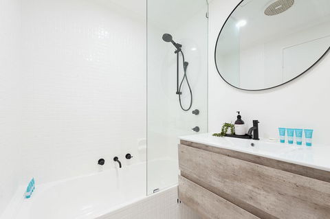 ULTIMATE BONDI LIVING - Sydneys Hotel 3