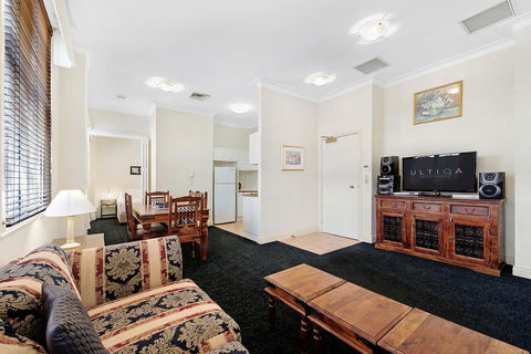 ULTIQA Rothbury Hotel - Sydneys Hotel 3