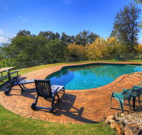 Upper Murray Cottages - Sydneys Hotel