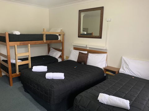 Valley View Motel - Sydneys Hotel 3