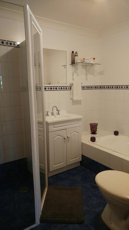 Ven & Marks Place - Sydneys Hotel 3