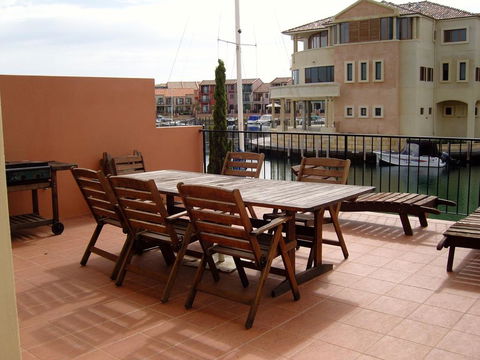 Venice At The Beach - Sydneys Hotel 1