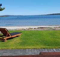 Vandy's shack at Mount Dutton Bay - ideal for couples and small families - Sydneys Hotel