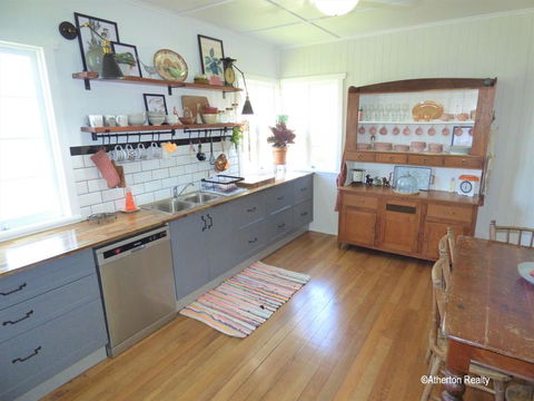 Victoria House - Sydneys Hotel 2