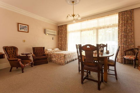 Victoria House Motor Inn - Sydneys Hotel 0
