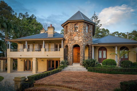 Victoria's At Ewingsdale - Sydneys Hotel 0