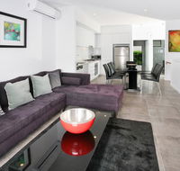 Views from Red Hill - Modern and Spacious Split-Level Executive 3BR Red Hill Apartment Close to CBD - Sydneys Hotel