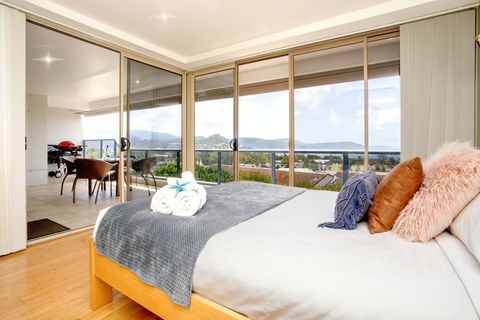 VIEWS ON ELSHEBY - Sydneys Hotel 1