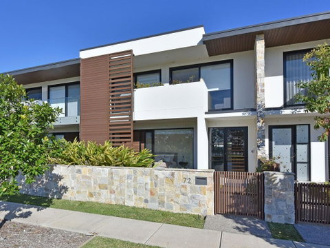 Villa Catania Waterside At Trinity Point - Sydneys Hotel 0