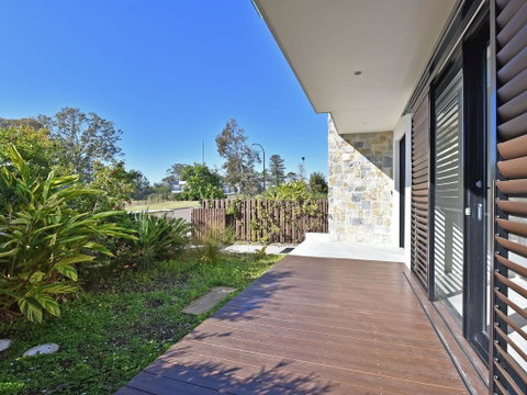Villa Positano Waterside At Trinity Point - Sydneys Hotel 2