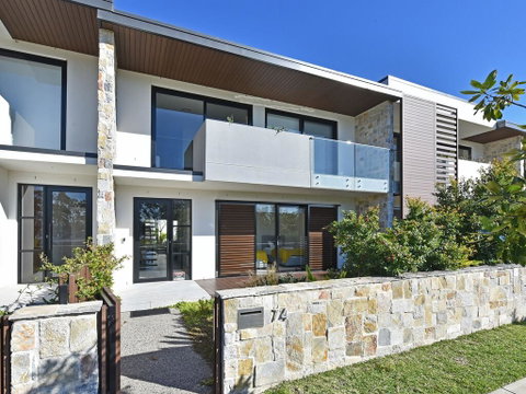 Villa Positano Waterside At Trinity Point - Sydneys Hotel 0