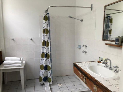 Vine Valley Inn - Sydneys Hotel 1
