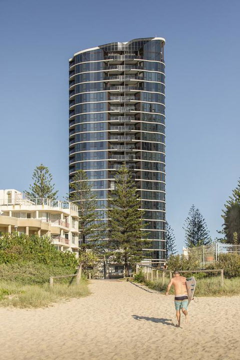 Vue Broadbeach - Sydneys Hotel 3