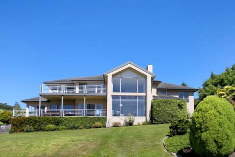 Vue De La Mer Luxury Family Retreat With Tennis Court, Pool, Spa, Water Views - Sydneys Hotel 1