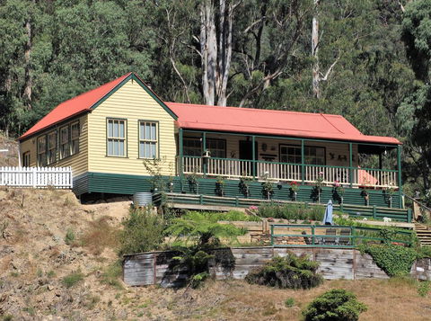 Walhalla Wild Cherry - Sydneys Hotel 0
