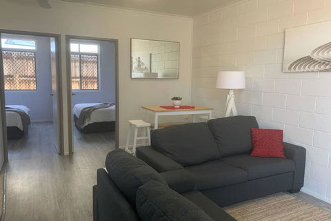 Walk To Lamberts Beach With Wi-fi And Netflix - Sydneys Hotel 2
