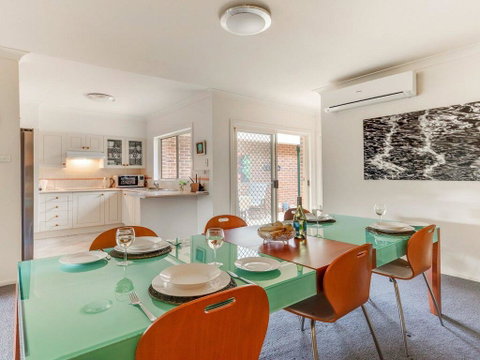 Walling-Clifton Gardens - Backing Onto Golf Course - Sydneys Hotel 3