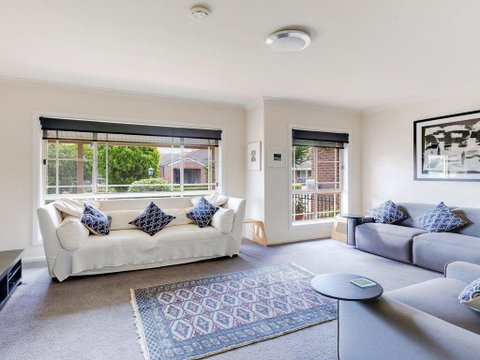 Walling-Clifton Gardens - Backing Onto Golf Course - Sydneys Hotel 0