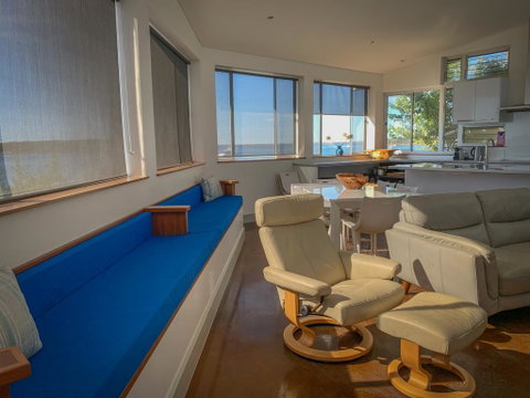 Walshys Shack - Sydneys Hotel 2