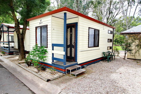 Wangaratta Caravan Park - Sydneys Hotel 0