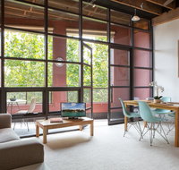 Warehouse Apartment with Balcony in Trendy Area - Sydneys Hotel