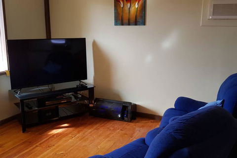 Warmont Apartments Self Contained Home - Sydneys Hotel 2