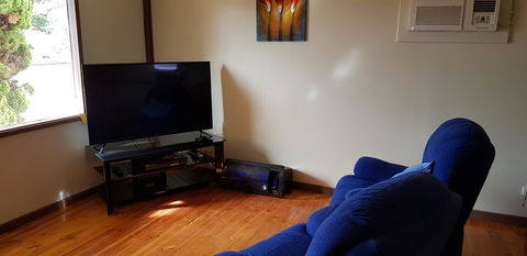 Warmont Apartments Self Contained Home - Sydneys Hotel 0