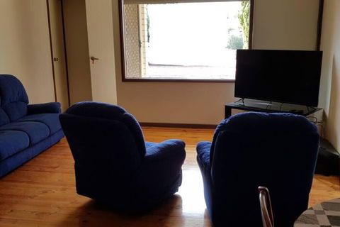 Warmont Apartments Self Contained Home - Sydneys Hotel 3