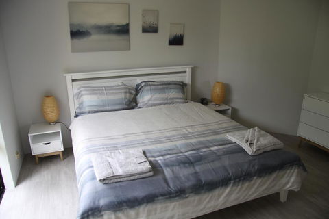 Warnbro Beach Family Accommodation - Sydneys Hotel 0