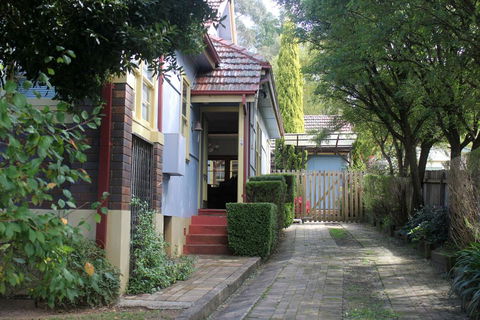 Warrigan - Sydneys Hotel 1