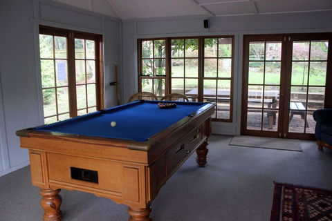 Warrigan - Sydneys Hotel 2