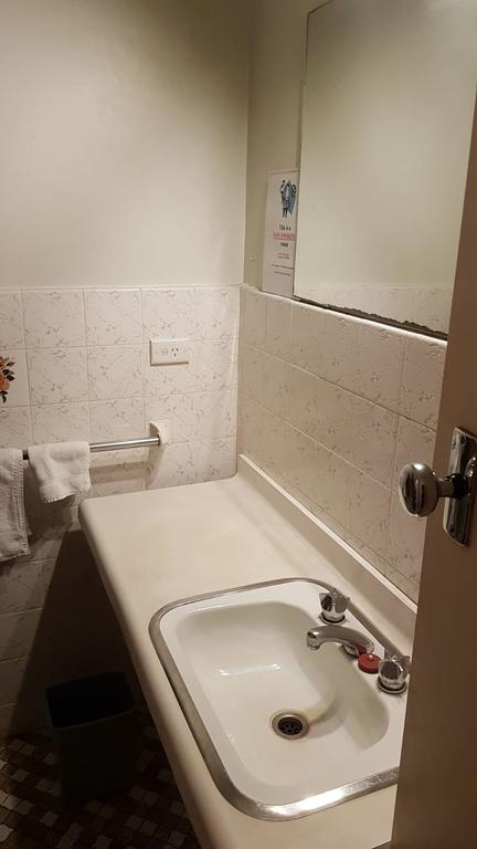 Watagan Forest Motel - Caltex Brunkerville - Sydneys Hotel 3