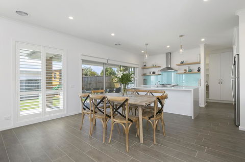 Tidal Changes - Rejuvenate Stays - Sydneys Hotel 1