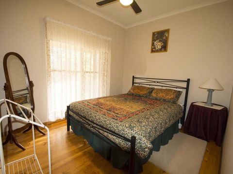 Angel's Rest - Sydneys Hotel 4