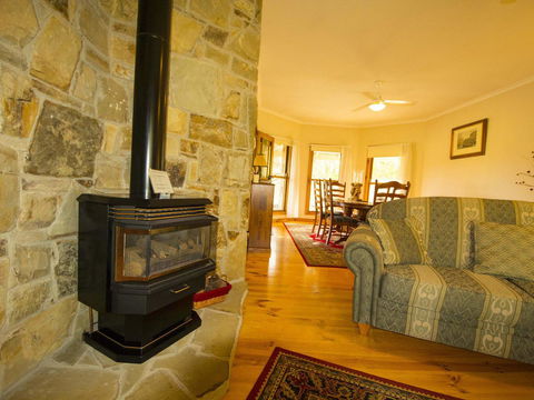 Angel's Rest - Sydneys Hotel 8
