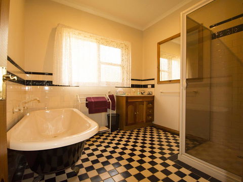 Angel's Rest - Sydneys Hotel 6