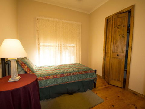 Angel's Rest - Sydneys Hotel 3