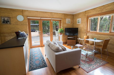 Bundjil Studio - Sydneys Hotel 6