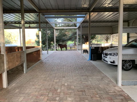 Kangaroo Manor - Sydneys Hotel 1