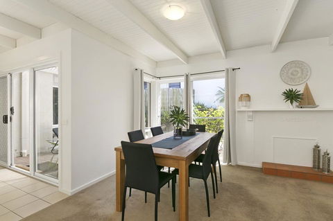 Mysa Anglesea Sleeps 7 WiFi SmartTV Cafes Shops - Sydneys Hotel 9