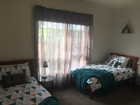 Bricks And Roses - Sydneys Hotel 16