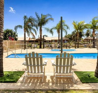 Lakeside Country Club - Sydneys Hotel