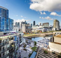 Dockland Kings Lucky 805