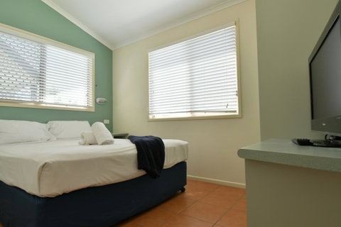 BIG4 Breeze Holiday Parks - Rainbow Beach - Sydneys Hotel 7