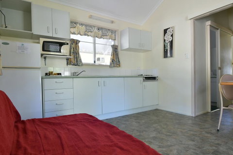 BIG4 Breeze Holiday Parks - Rainbow Beach - Sydneys Hotel 13