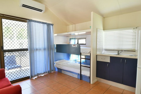 BIG4 Breeze Holiday Parks - Rainbow Beach - Sydneys Hotel 10