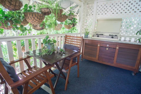 Debbie\'s Place - Sydneys Hotel 32