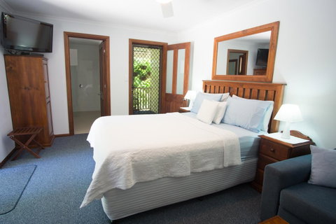 Debbie\'s Place - Sydneys Hotel 3